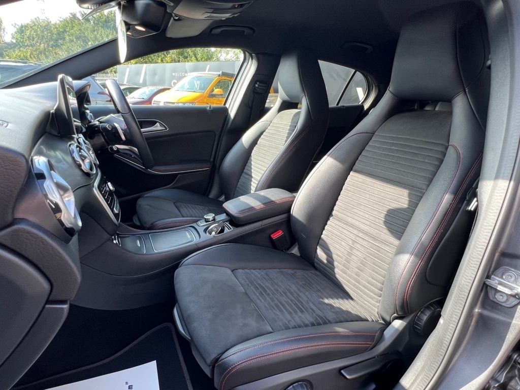 Mercedes-Benz GLA Class Gla200 Amg Line Edition Grey #6