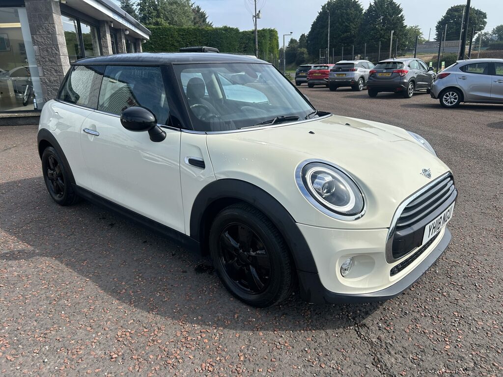 Mini Hatch 1.5 Cooper II White