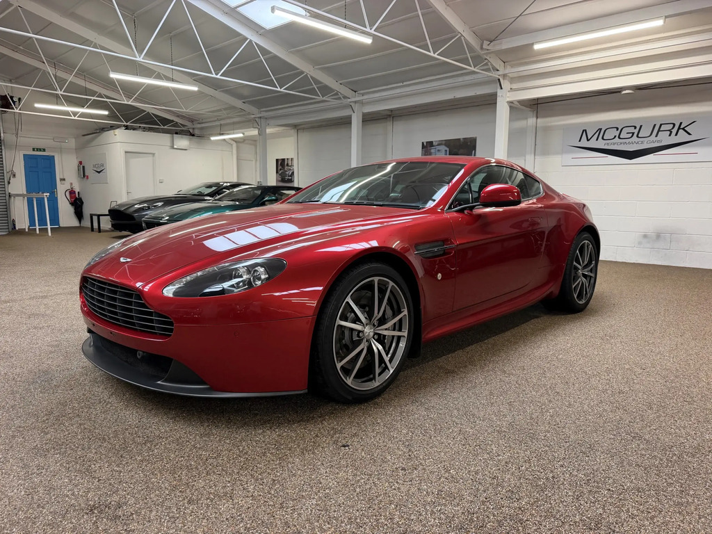 Aston Martin Vantage 4.7 