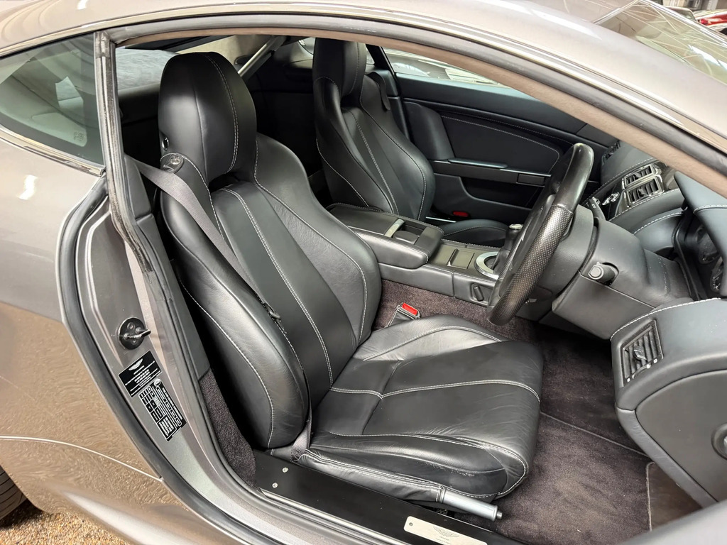 Aston Martin Vantage 4.7L Null Silver #7