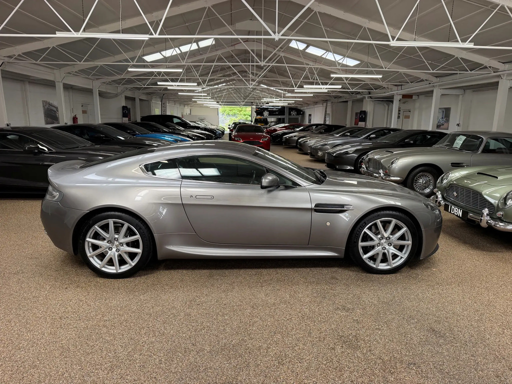 Aston Martin Vantage 4.7 V8 Coupe #6