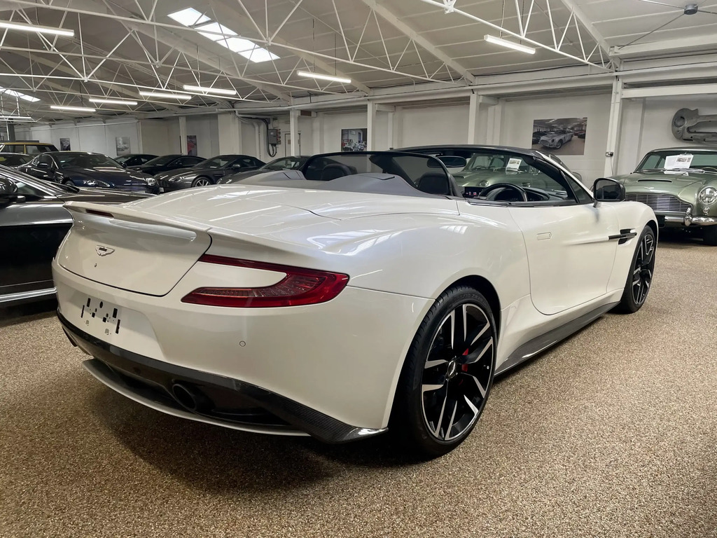 Aston Martin Vanquish Volante #3