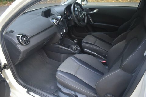 Audi A1 1.6 Tdi Sport White #5