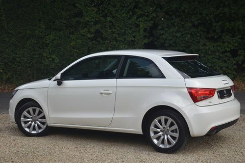 Audi A1 1.6 Tdi Sport White #2