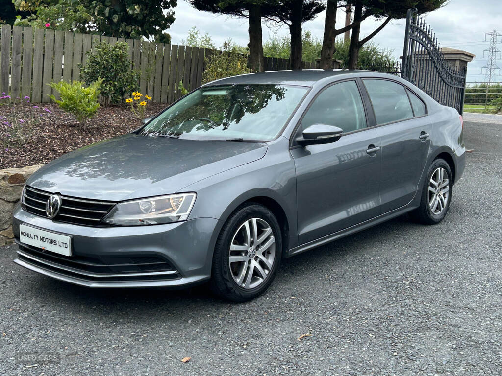Volkswagen Jetta 2.0 Tdi Se Grey #4