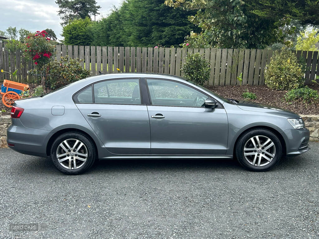 Volkswagen Jetta 2.0 Tdi Se Grey #2