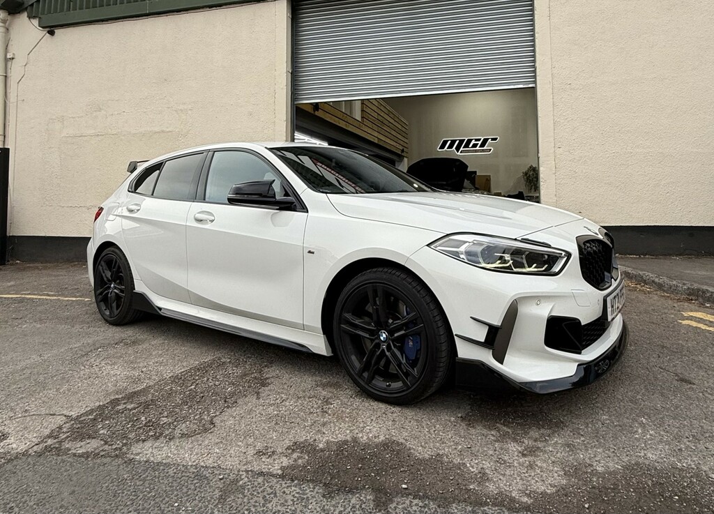 BMW 1 Series Hatchback 2.0 M135i Xdrive 202121 White
