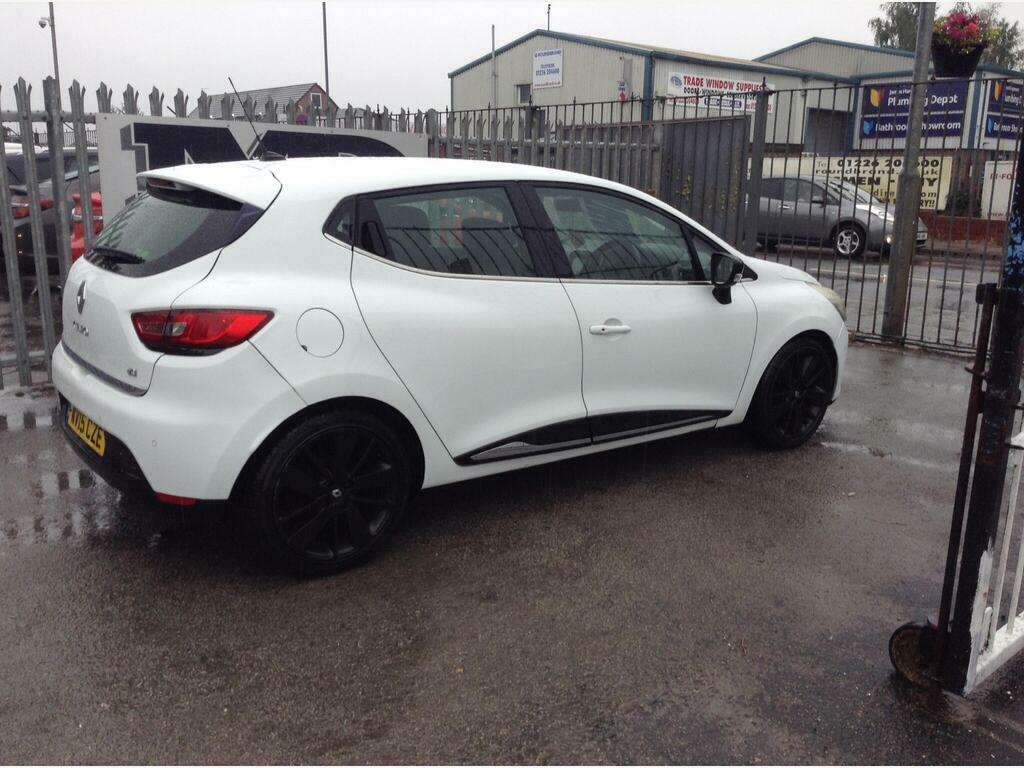 Renault Clio Hatchback Red #7