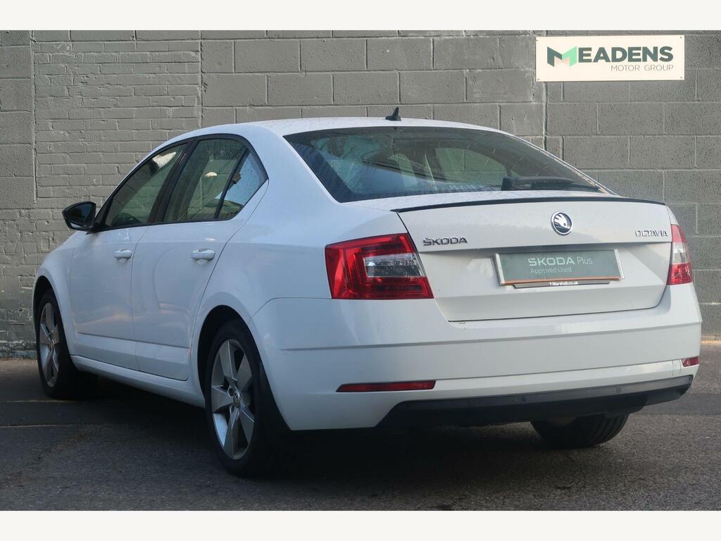 Skoda Octavia 1.5 Tsi Act Se Drive Euro 6 S S White #4