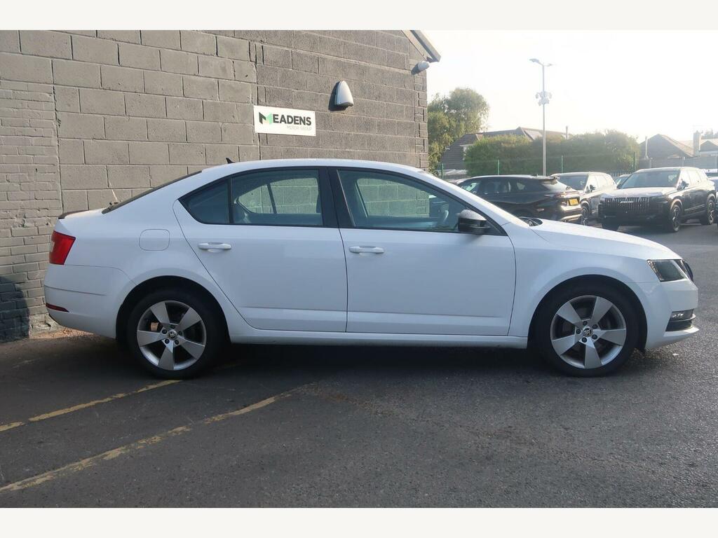 Skoda Octavia 1.5 Tsi Act Se Drive Euro 6 S S White #2