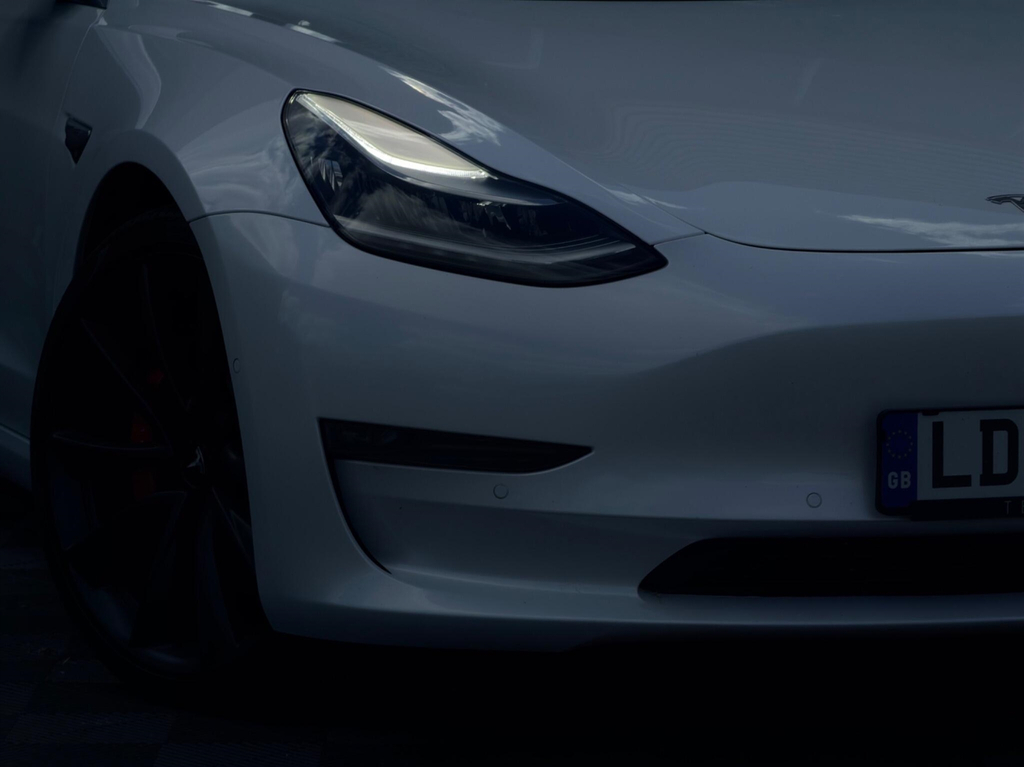 Tesla Model 3 Dual Motor Performance 4Wde Performanc LD20GXL White #5