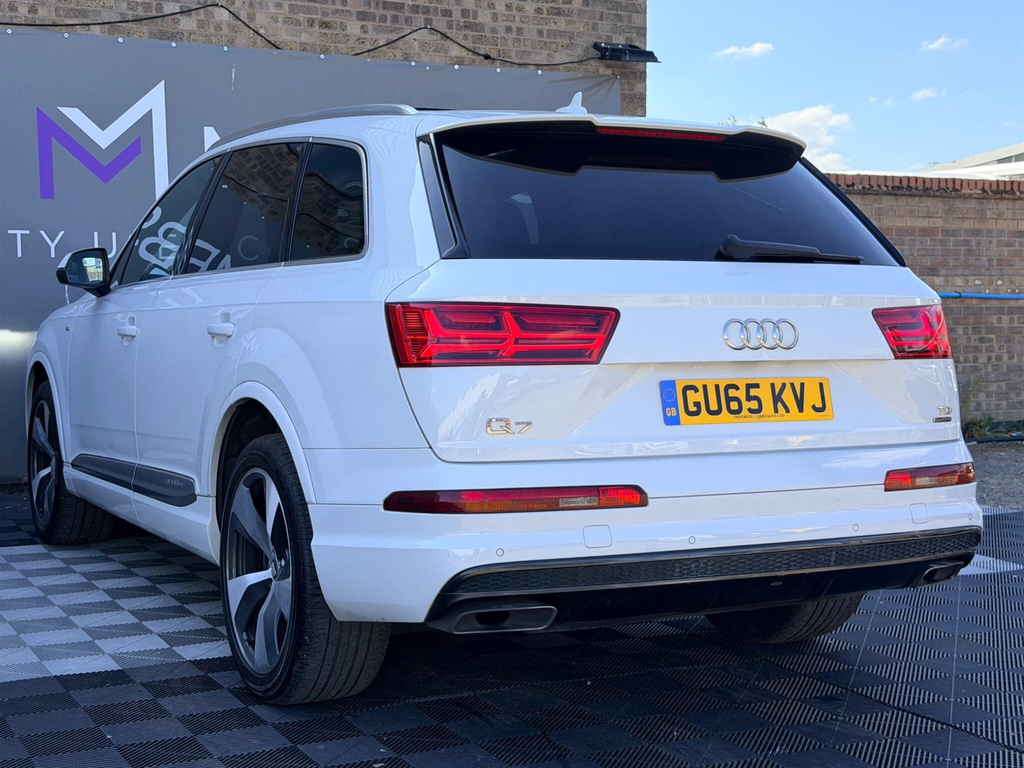 Audi Q7 S Line Black #17