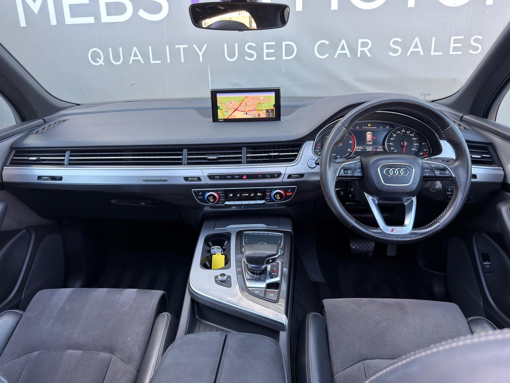 Audi Q7 S Line Black #12