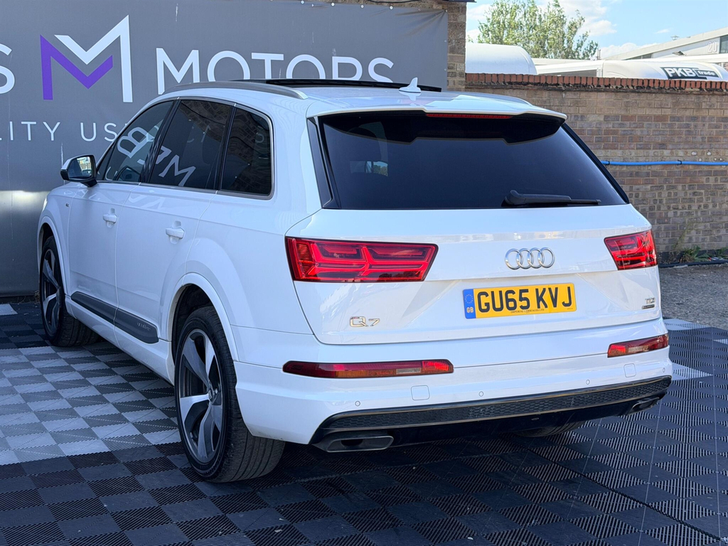 Audi Q7 S Line Black #16