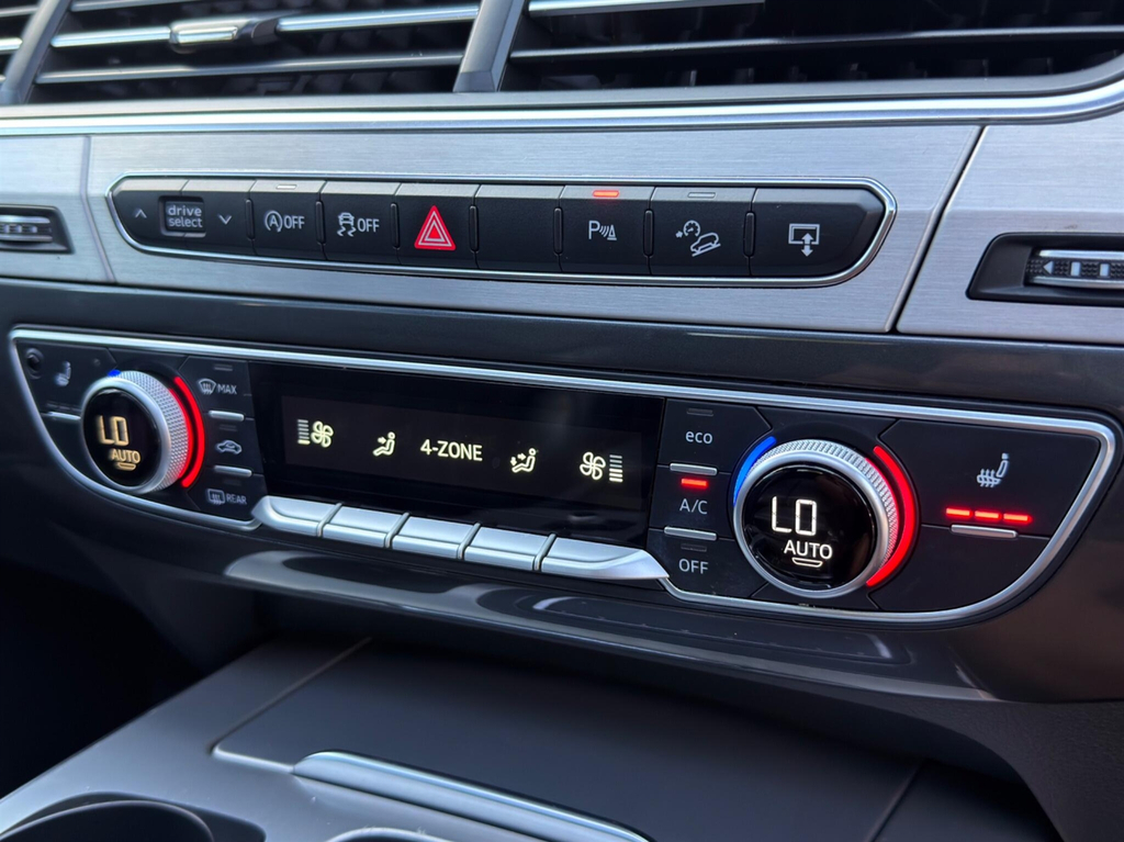 Audi Q7 S Line Black #39