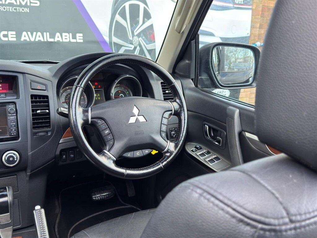 Mitsubishi Shogun  Grey #33