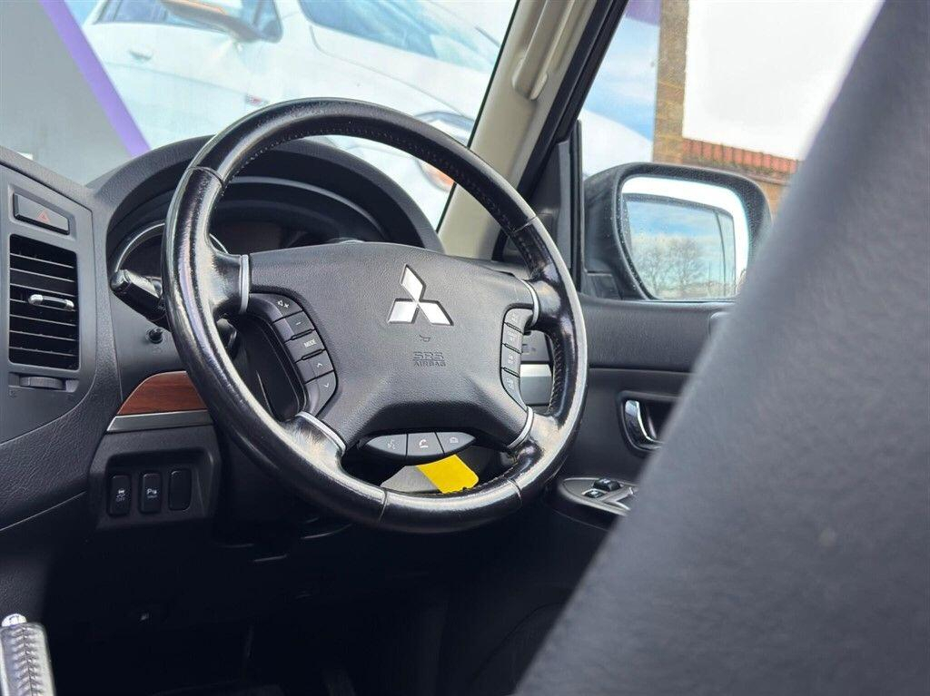 Mitsubishi Shogun  Grey #42
