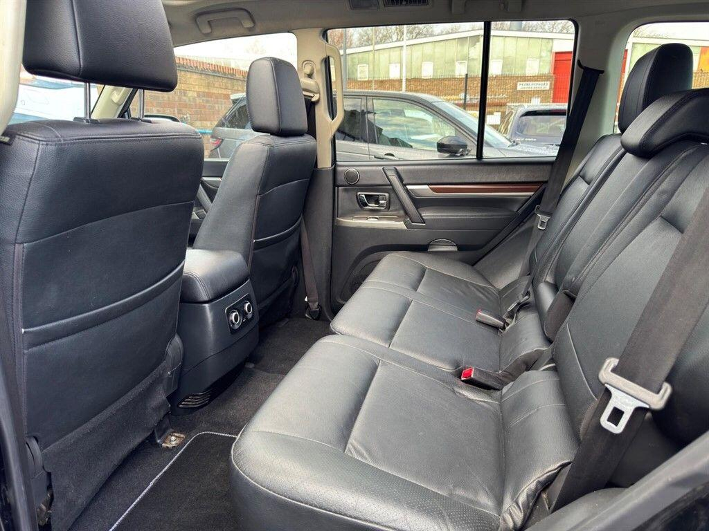 Mitsubishi Shogun  Grey #37