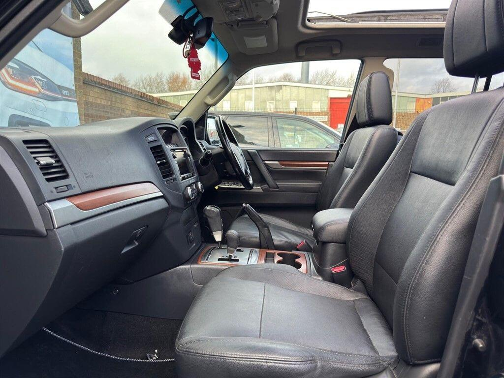 Mitsubishi Shogun  Grey #36