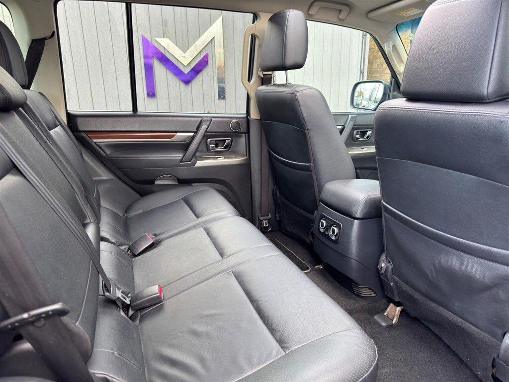 Mitsubishi Shogun  Grey #39