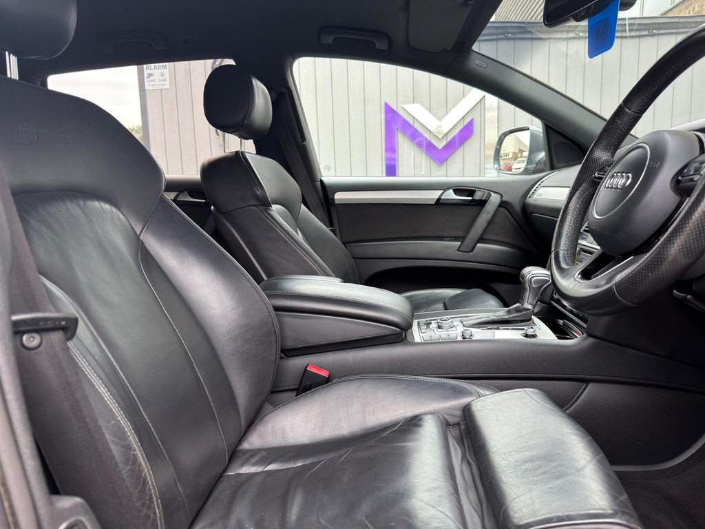 Audi Q7 Grey Grey #24