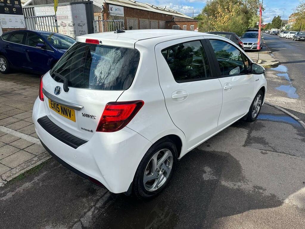 Toyota Yaris 1.5 Vvt-h Excel E-cvt Euro 6 15In Alloy White #4