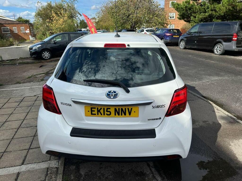 Toyota Yaris 1.5 Vvt-h Excel E-cvt Euro 6 15In Alloy White #5