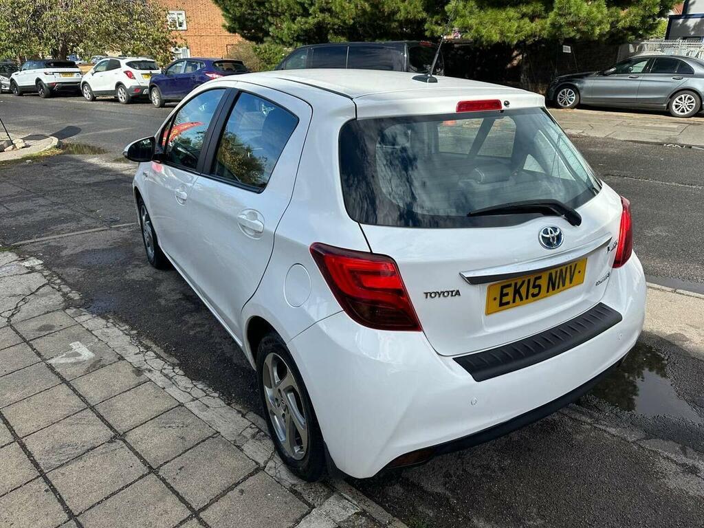 Toyota Yaris 1.5 Vvt-h Excel E-cvt Euro 6 15In Alloy White #6