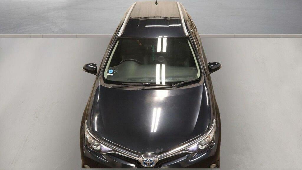Toyota Auris White #7