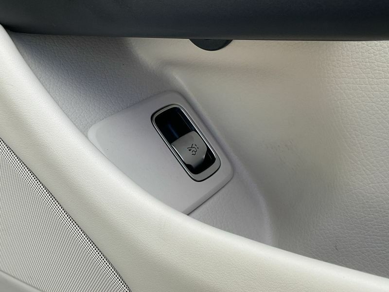 Mercedes-Benz SL Class Sl 55 4Matic Premium Plus White #27