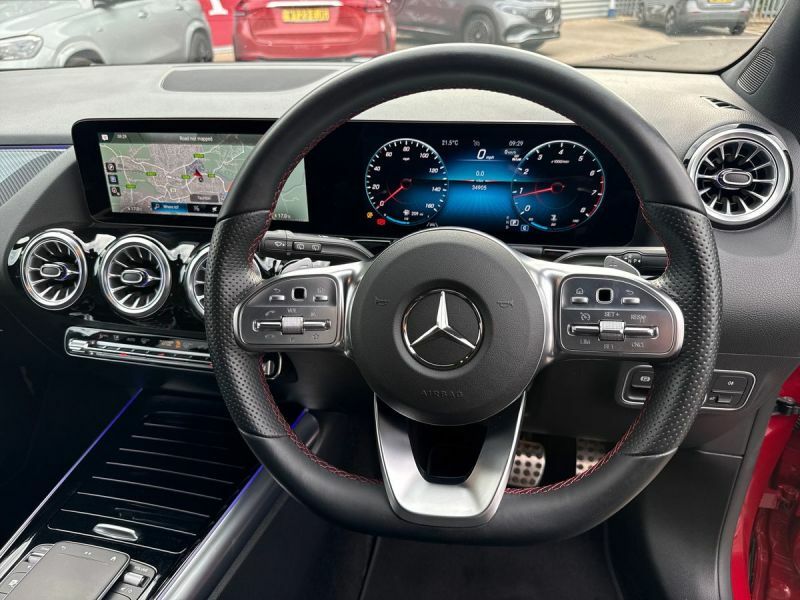 Mercedes-Benz GLA Class Gla 200 Amg Line Executive WA72TBZ Red #6