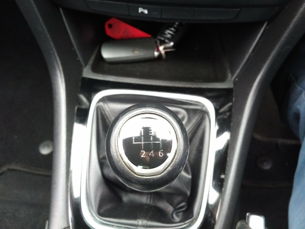 Mazda 6 2.0 Se-l Red #31