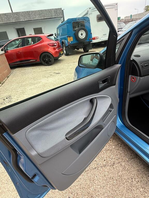 Ford C-Max  Black #24
