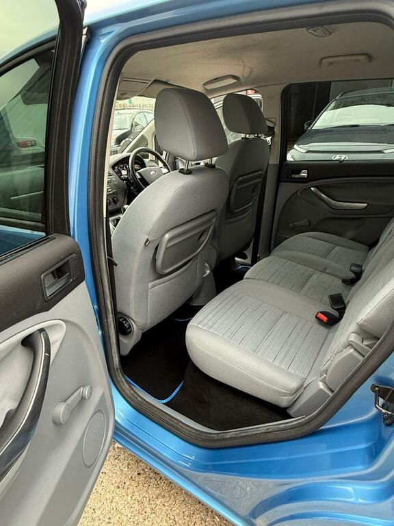 Ford C-Max  Black #16