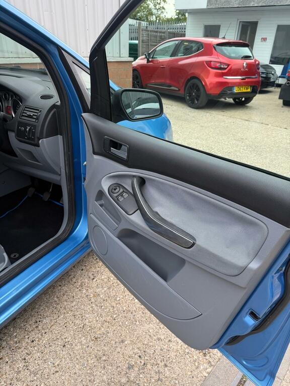 Ford C-Max  Black #21