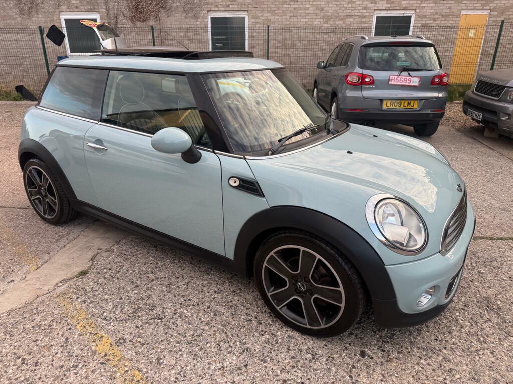 Mini Hatch One Blue