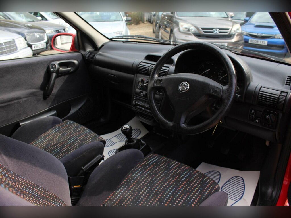Vauxhall Corsa 1.4I 16V Sport V105NGW Red #4