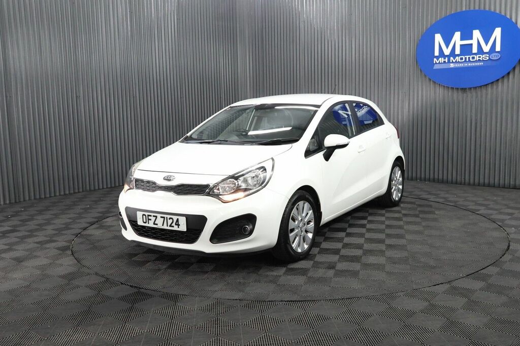 Kia RIO 2 Hatchback White #2