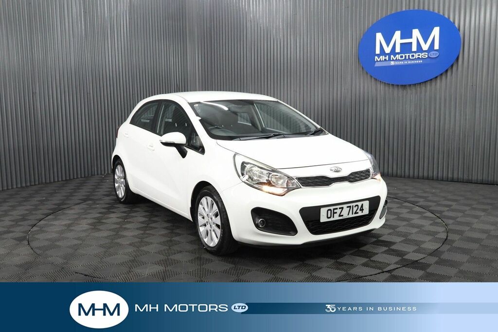 Kia RIO 2 Hatchback White
