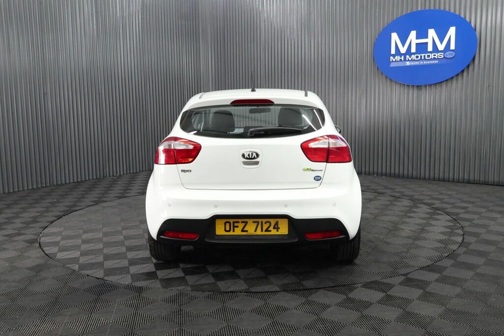 Kia RIO 2 Hatchback White #5