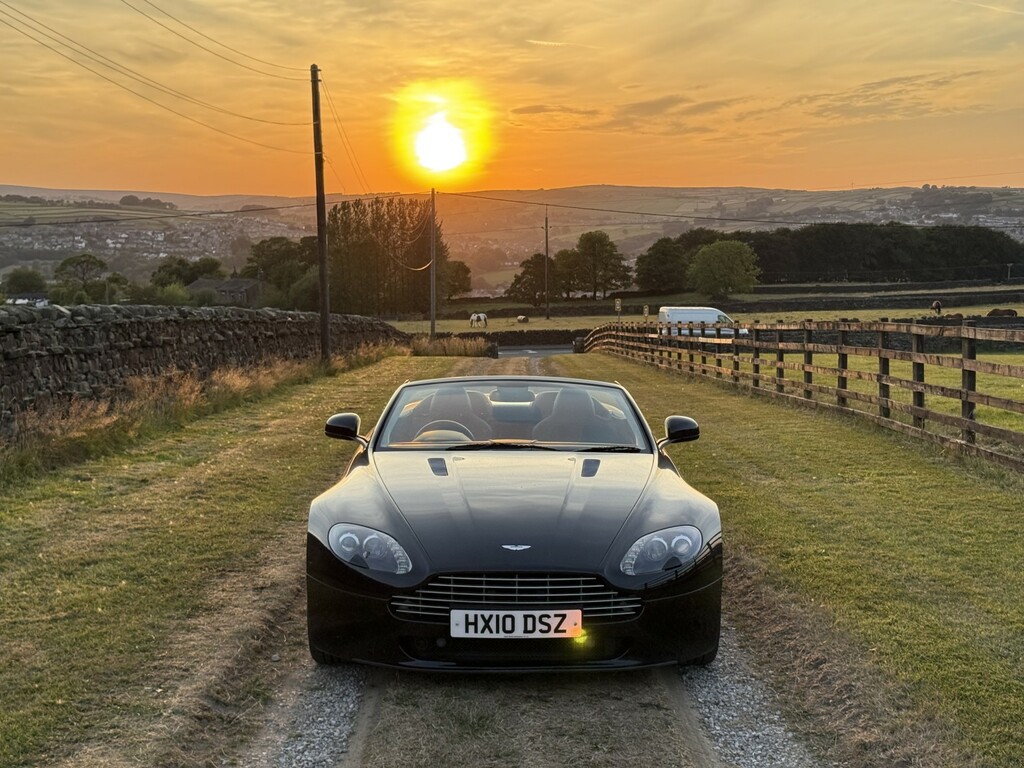 Aston Martin Vantage Convertible 4.7 V8 201010 Black