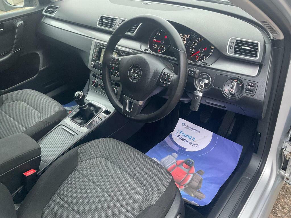 Volkswagen Passat S Silver #24