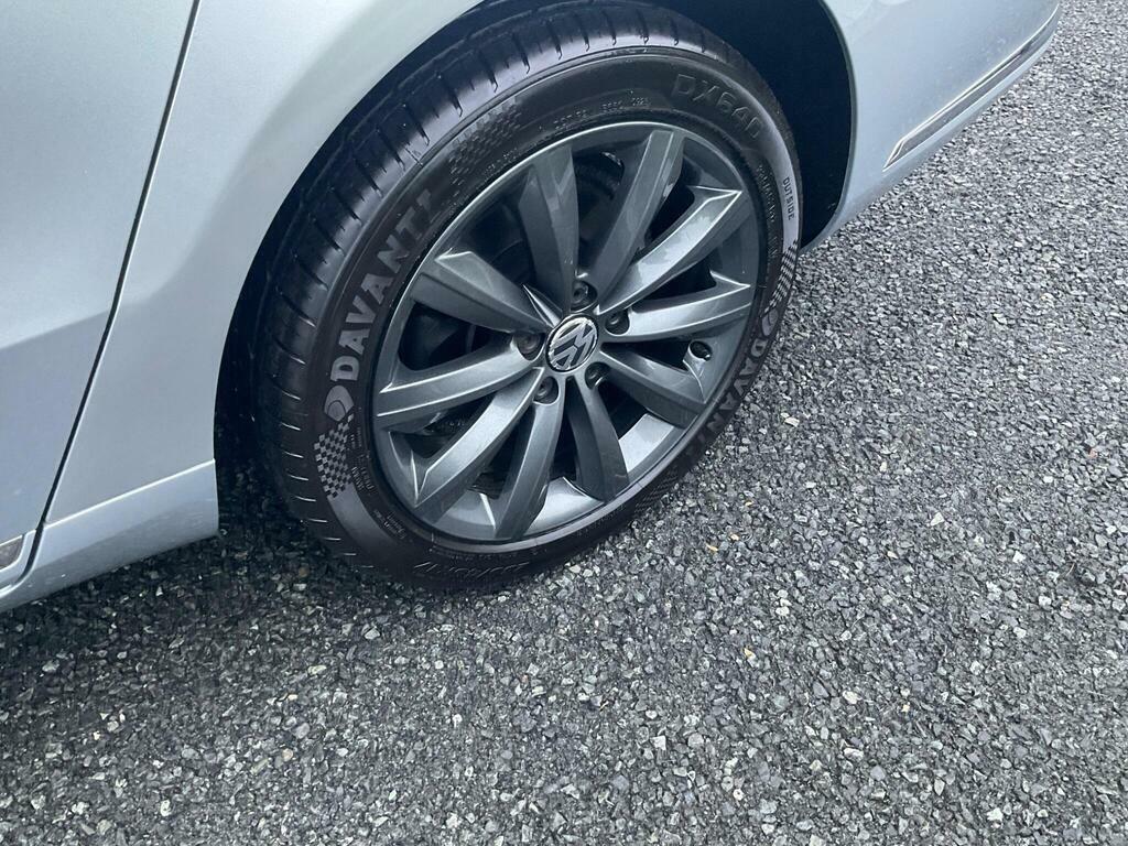 Volkswagen Passat S Silver #12