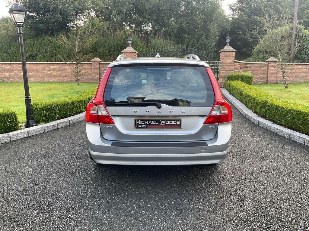 Volvo V70 D5 Se Black #10