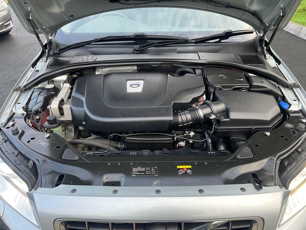Volvo V70 D5 Se Black #13