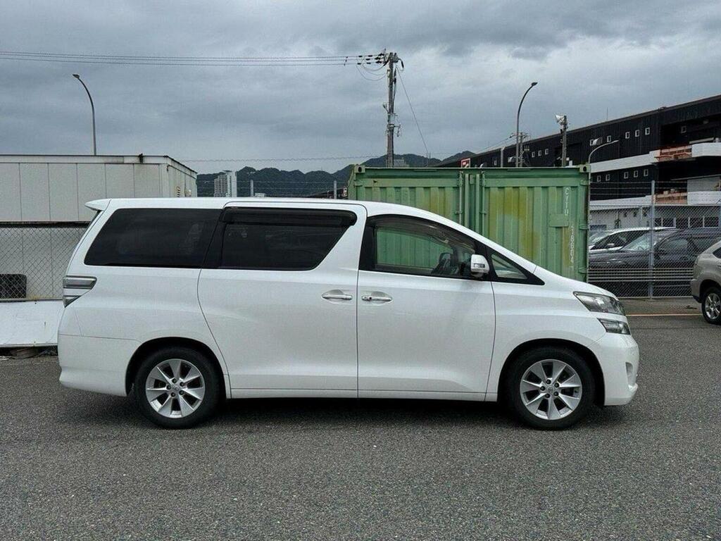 Toyota Vellfire 2.4V 8 Seater White #6