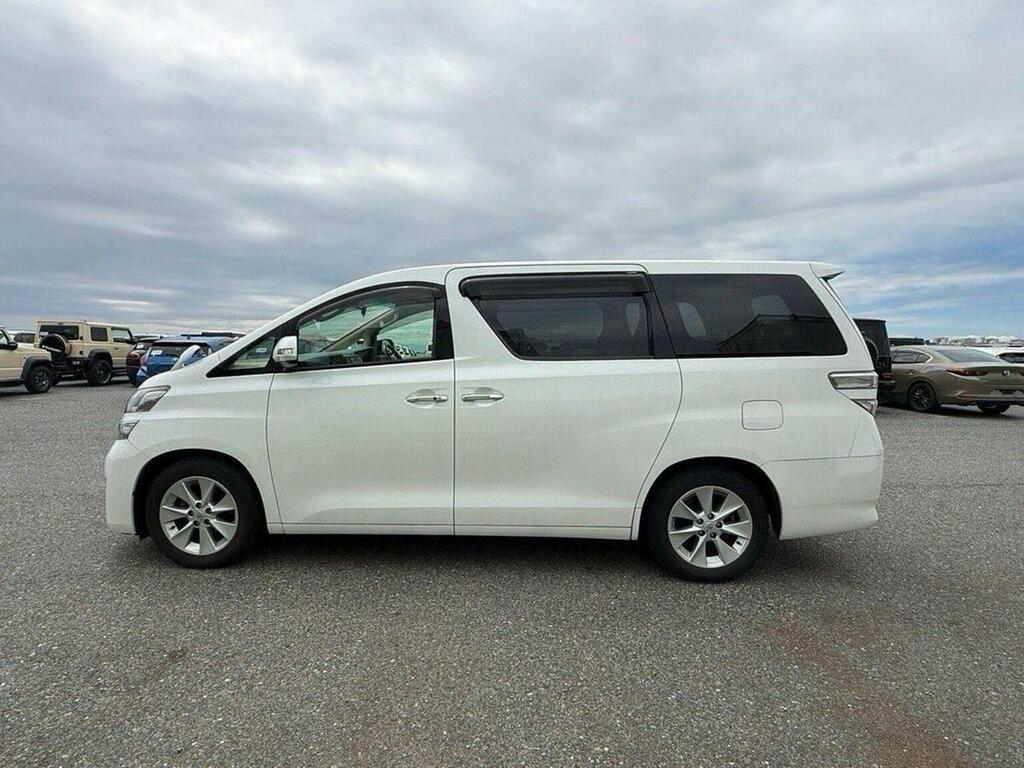Toyota Vellfire 2.4V 8 Seater White #5