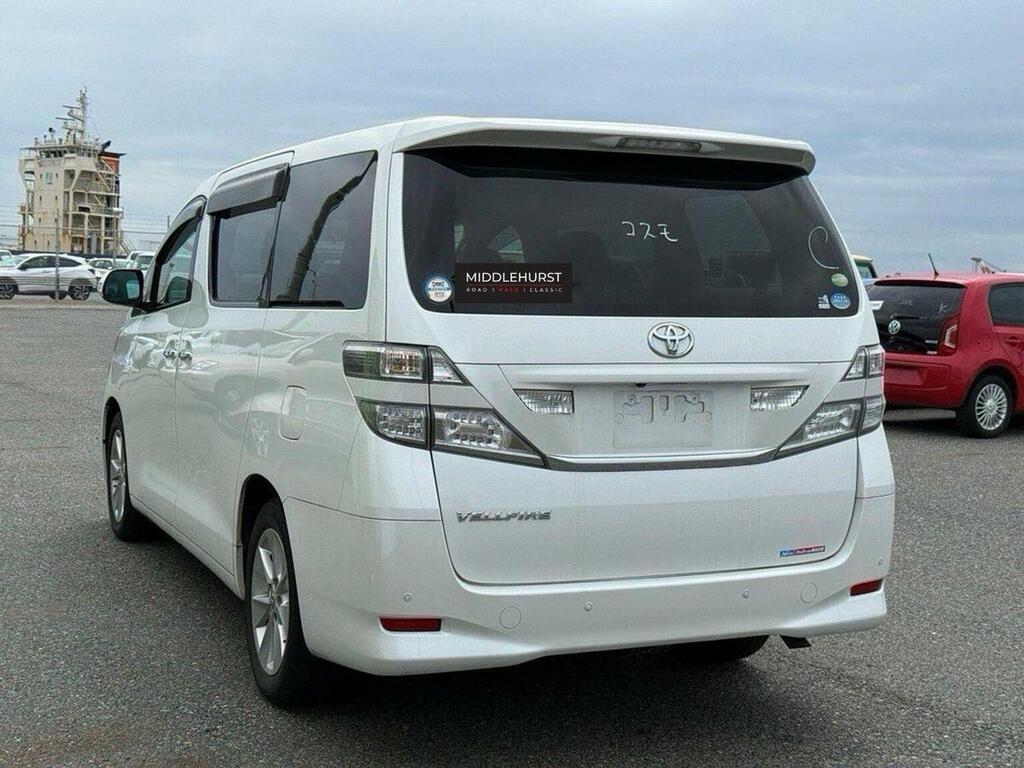 Toyota Vellfire 2.4V 8 Seater White #4
