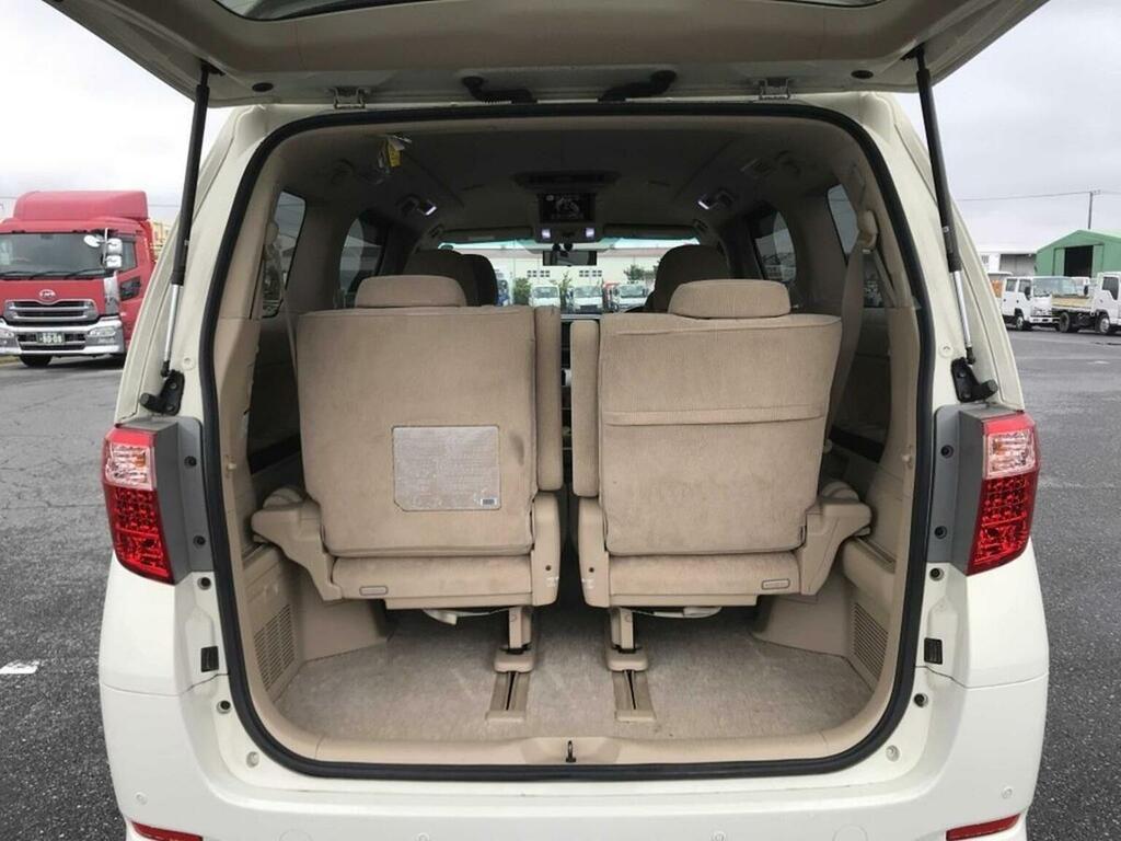 Toyota Alphard  White #9
