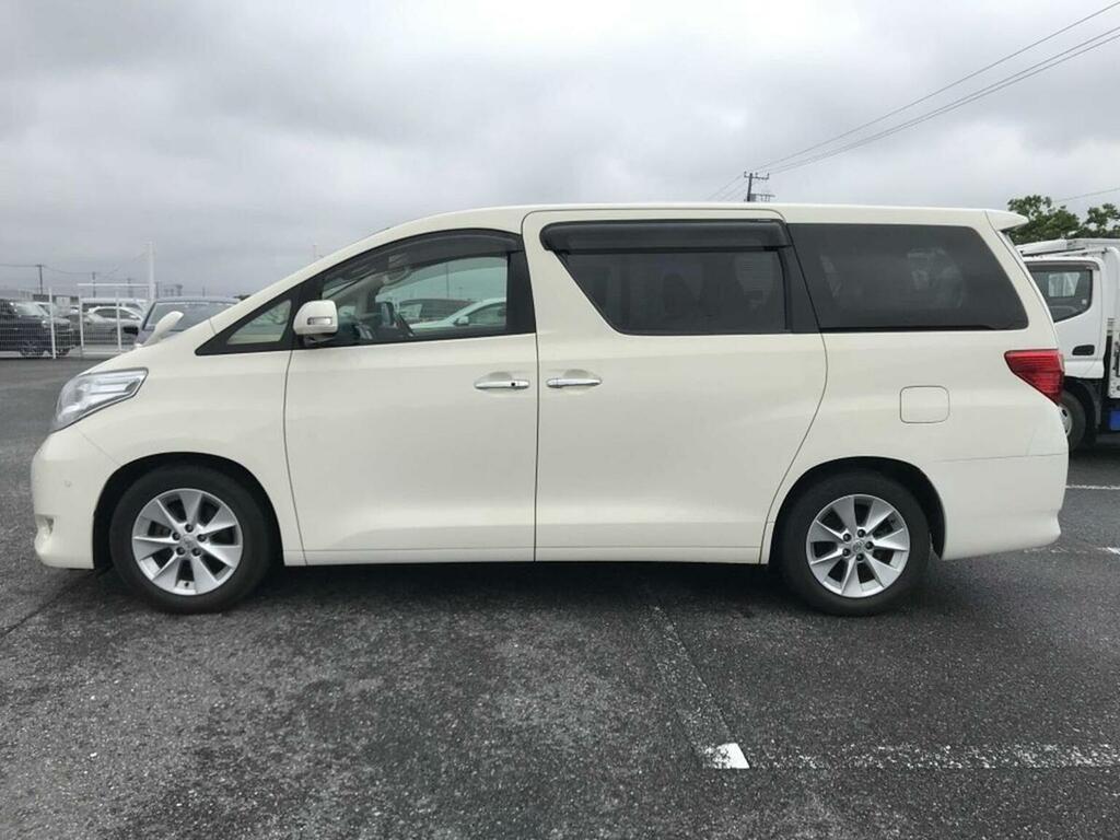 Toyota Alphard 2.4 240G 7 Seater White #4